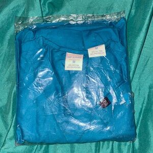 NWT Aqua Blue 3piece scrub set size medium unisex